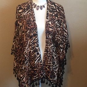4 for 25 bundle🎉Animal print cardigan one size
